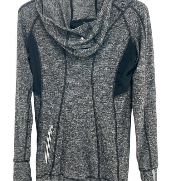 Lululemon Run Back On Track Pullover Heather Black Ponytail Hole Zipper Size 8 - Picture 9 of 10